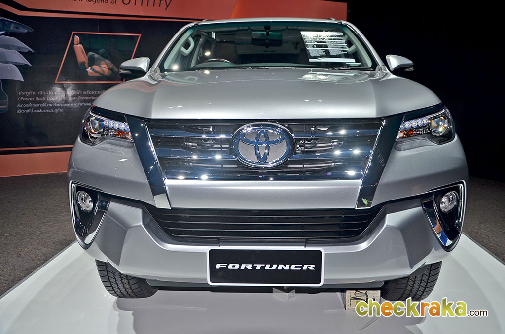 Toyota Fortuner 2.7V 2WD AT โตโยต้า ฟอร์จูนเนอร์ ปี 2015 : ภาพที่ 9