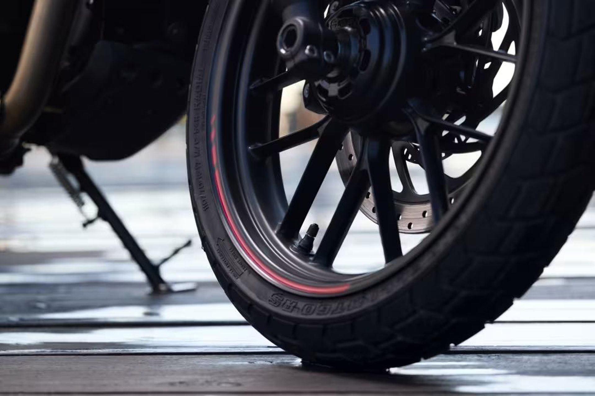 รูปภาพ ไทรอัมพ์ Triumph Tracker 400 ปี 2026