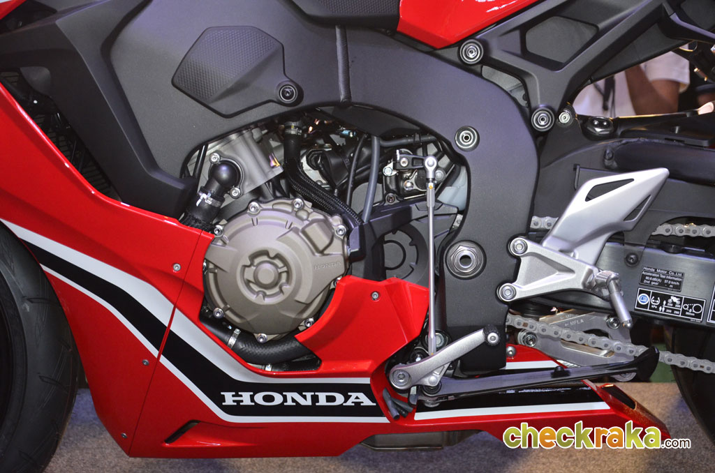 Honda CBR 1000RR ABS ฮอนด้า ซีบีอาร์ ปี 2017 : ภาพที่ 12