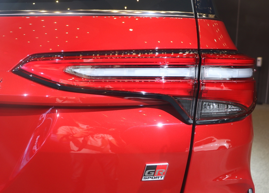 รูปภาพ โตโยต้า Toyota Fortuner 2.8 GR Sport 4WD ปี 2021