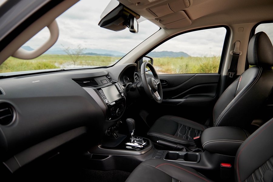 Nissan Navara Double Cab PRO-4X 4WD 7AT นิสสัน นาวาร่า ปี 2022 : ภาพที่ 8