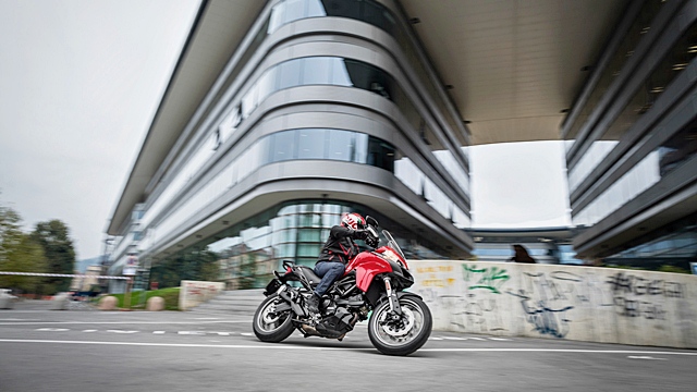Ducati Multistrada 950 White Adventure ดูคาติ มัลติสตราด้า ปี 2017 : ภาพที่ 8
