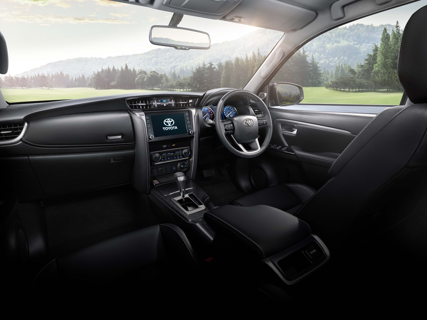 รูปภาพ โตโยต้า Toyota Fortuner 2.4 Leader V AT ปี 2023