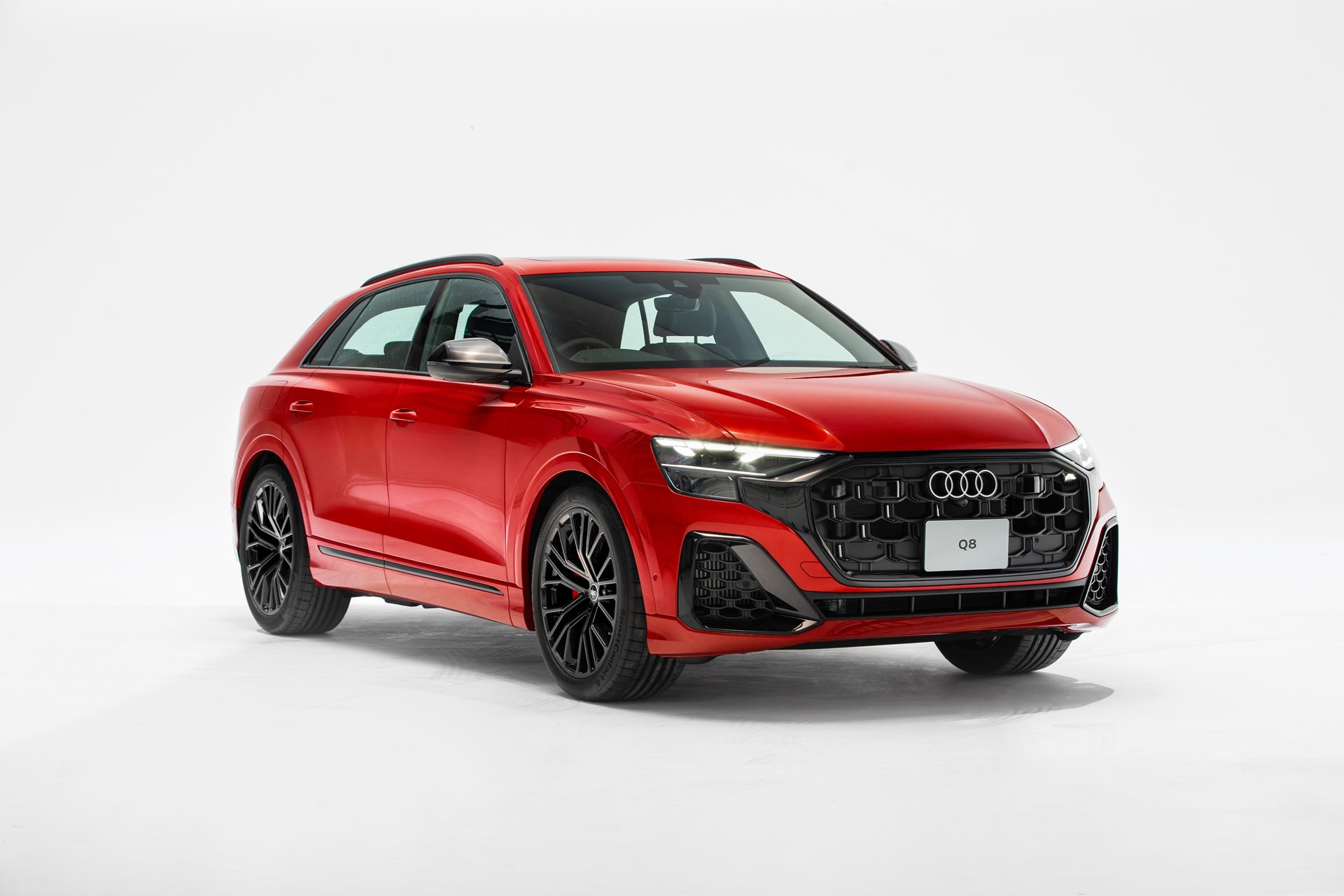 รูปภาพ อาวดี้ Audi Q8 TFSI e quattro S line edition one ปี 2024