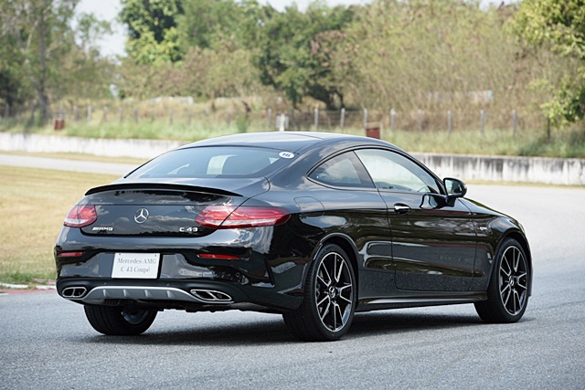 Mercedes-benz AMG C 43 4MATIC Coupe CKD เมอร์เซเดส-เบนซ์ เอเอ็มจี ปี 2018 : ภาพที่ 15