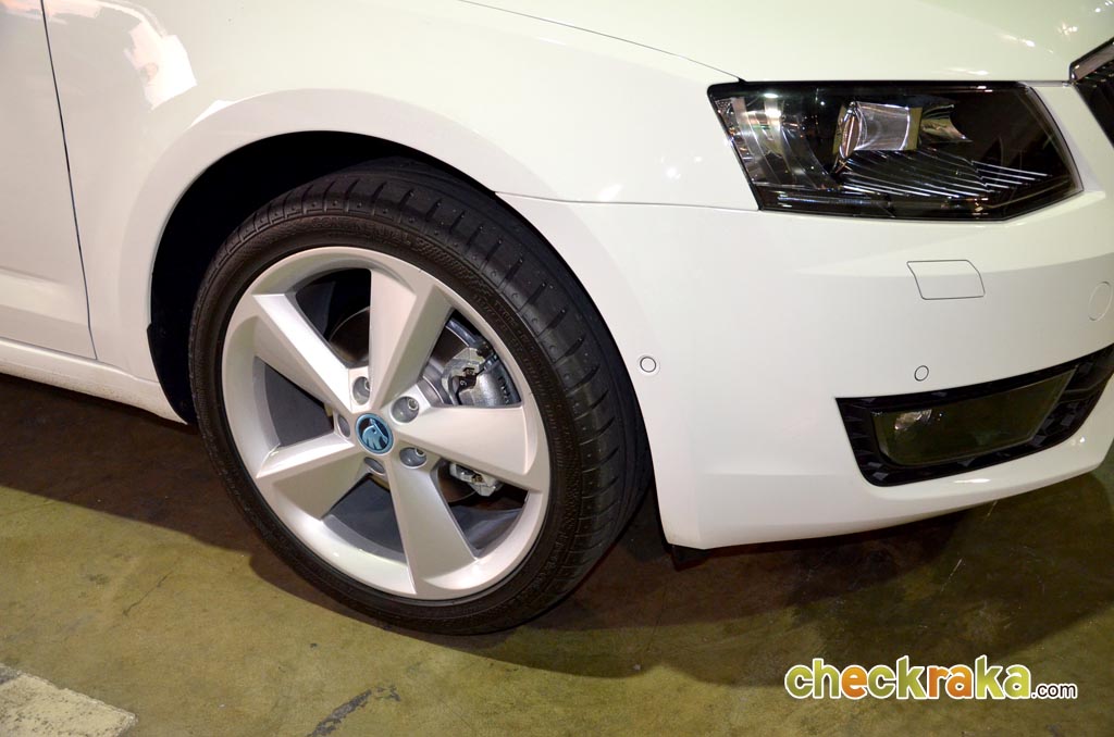 Skoda Octavia Combi 2.0 TDi สโกด้า ออคตาเวีย ปี 2013 : ภาพที่ 11