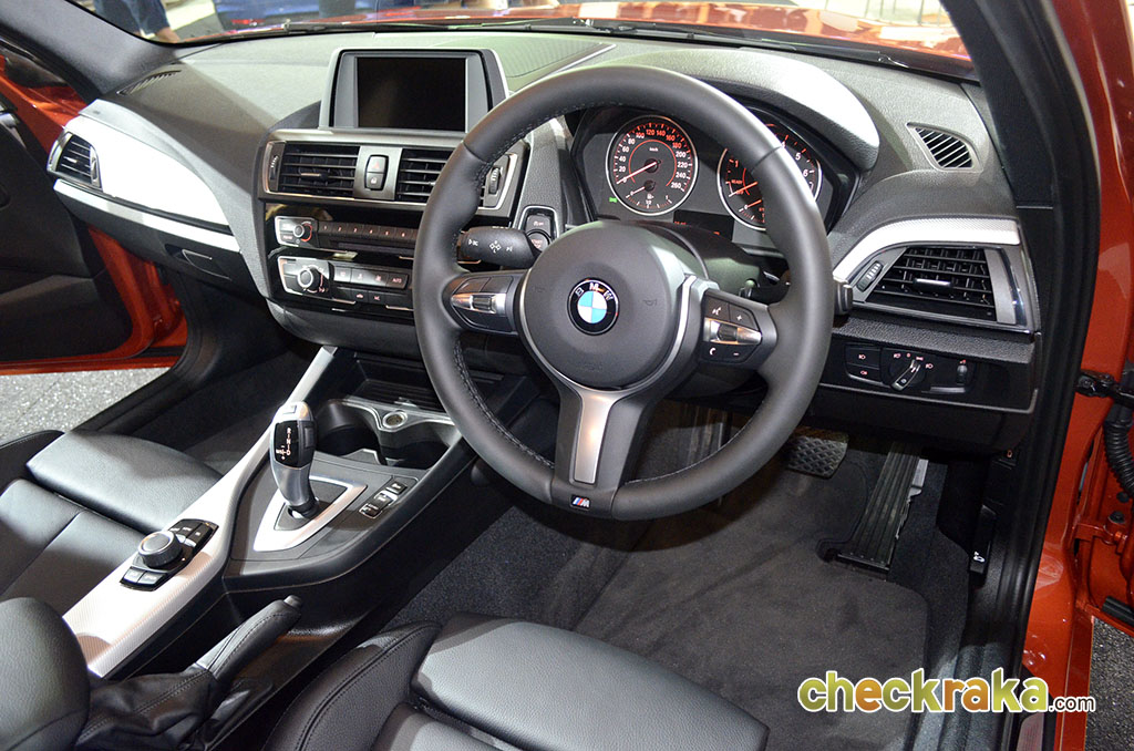BMW Series 1 118i M Sport บีเอ็มดับเบิลยู ซีรีส์ 1 ปี 2015 : ภาพที่ 16