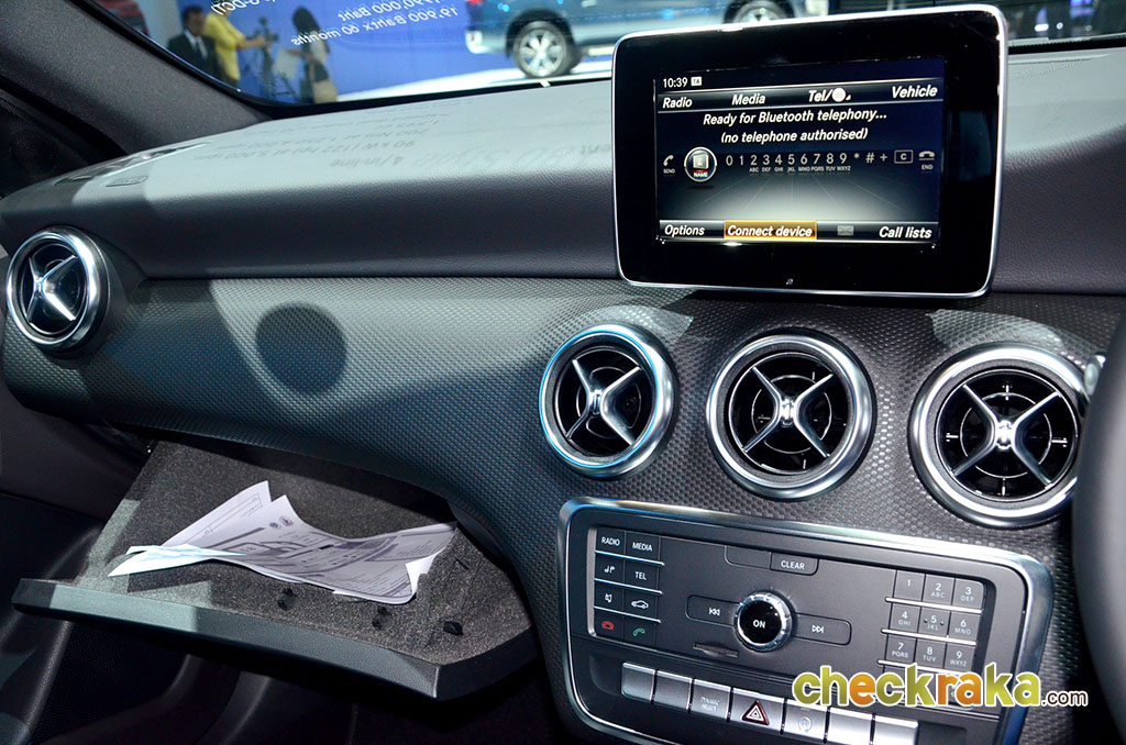 รูปภาพ เมอร์เซเดส-เบนซ์ Mercedes-benz A-Class A 180 Urban ปี 2015