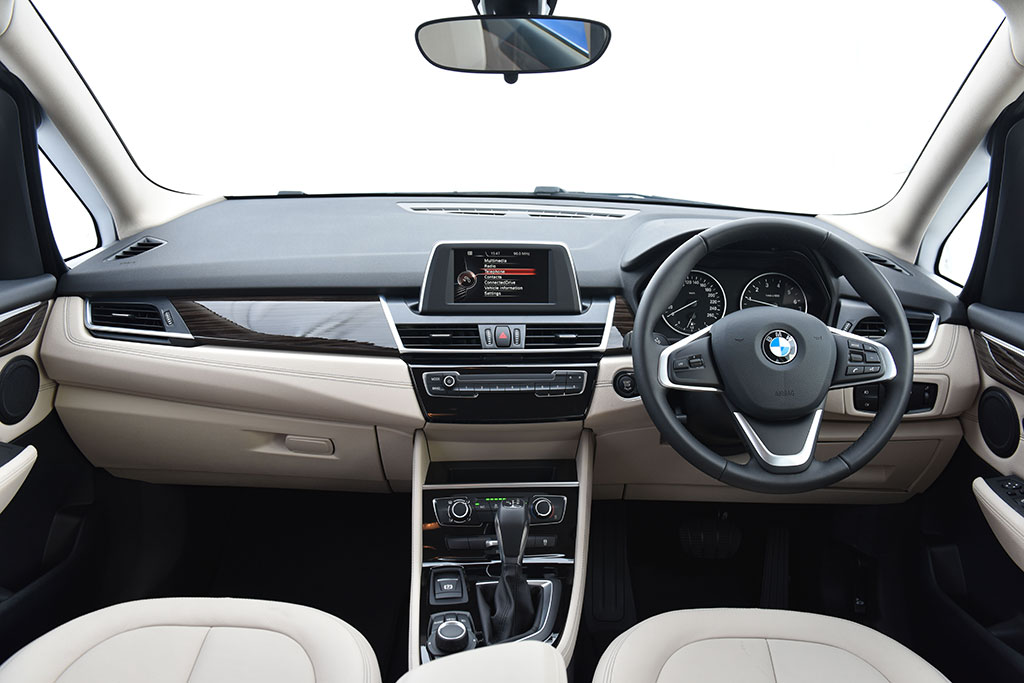 BMW Series 2 218i Gran Tourer Luxury บีเอ็มดับเบิลยู ซีรีส์ 2 ปี 2015 : ภาพที่ 4