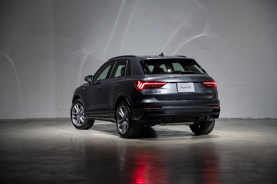 Audi Q3 40 TFSI quattro S Line Black Edition อาวดี้ คิว3 ปี 2021 : ภาพที่ 3