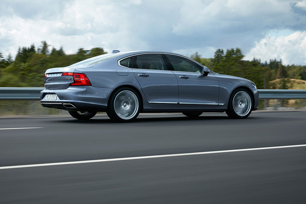 Volvo S90 T8 Twin Engine AWD Momentum วอลโว่ ปี 2017 : ภาพที่ 5