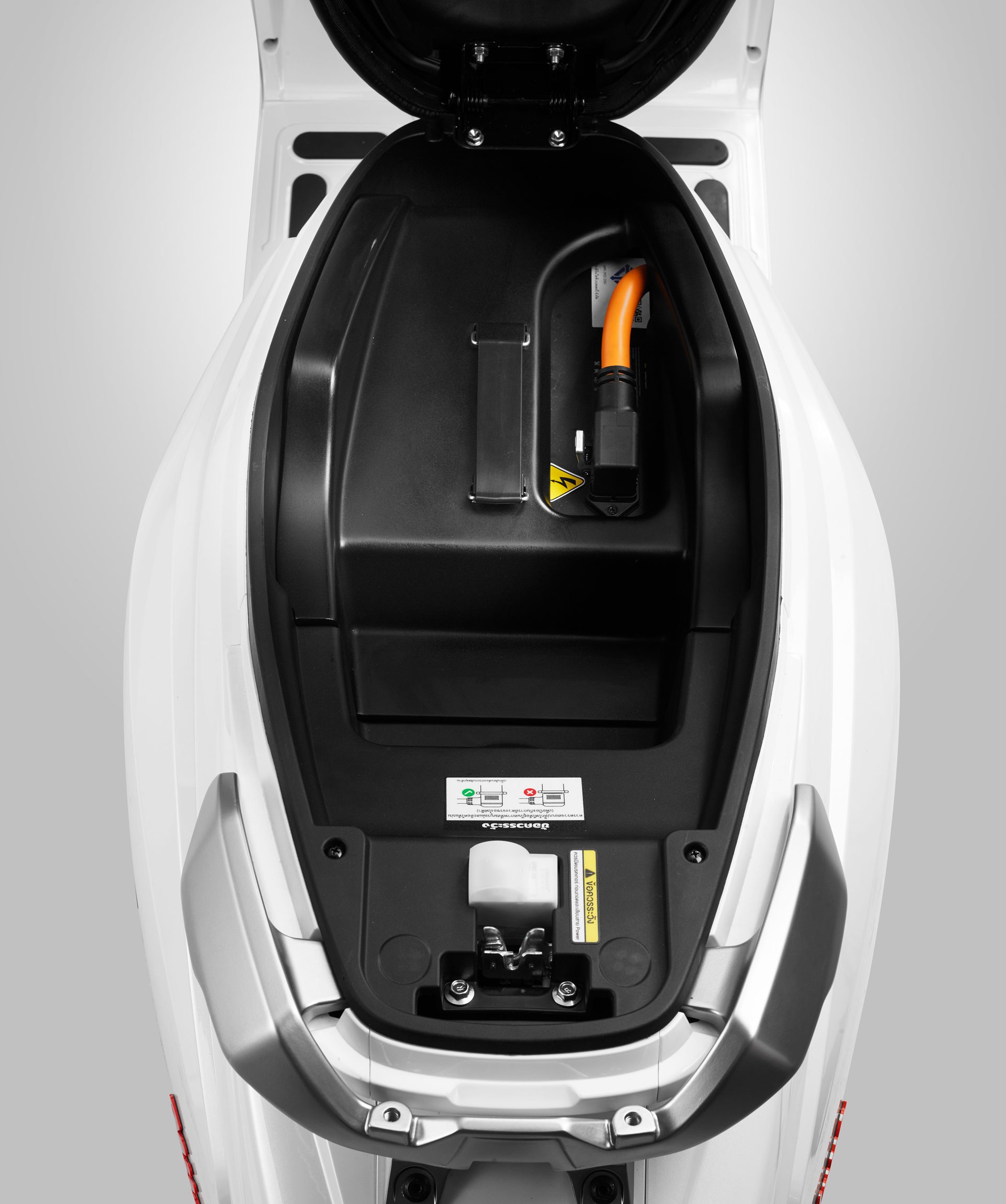 รูปภาพ อีเอ็ม EM Milano (Standard) ปี 2025