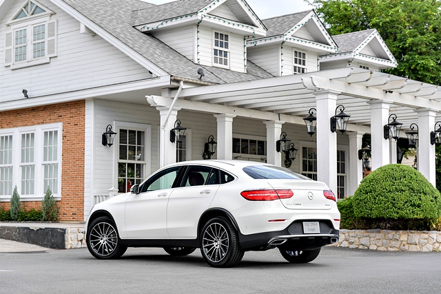 Mercedes-benz GLC-Class GLC 220 d AMG Dynamic เมอร์เซเดส-เบนซ์ จีแอลซี ปี 2017 : ภาพที่ 3