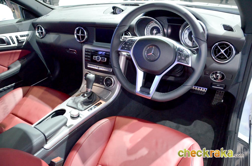 Mercedes-benz SLK-Class SLK200 AMG Dynamic เมอร์เซเดส-เบนซ์ เอสแอลเค-คลาส ปี 2015 : ภาพที่ 16