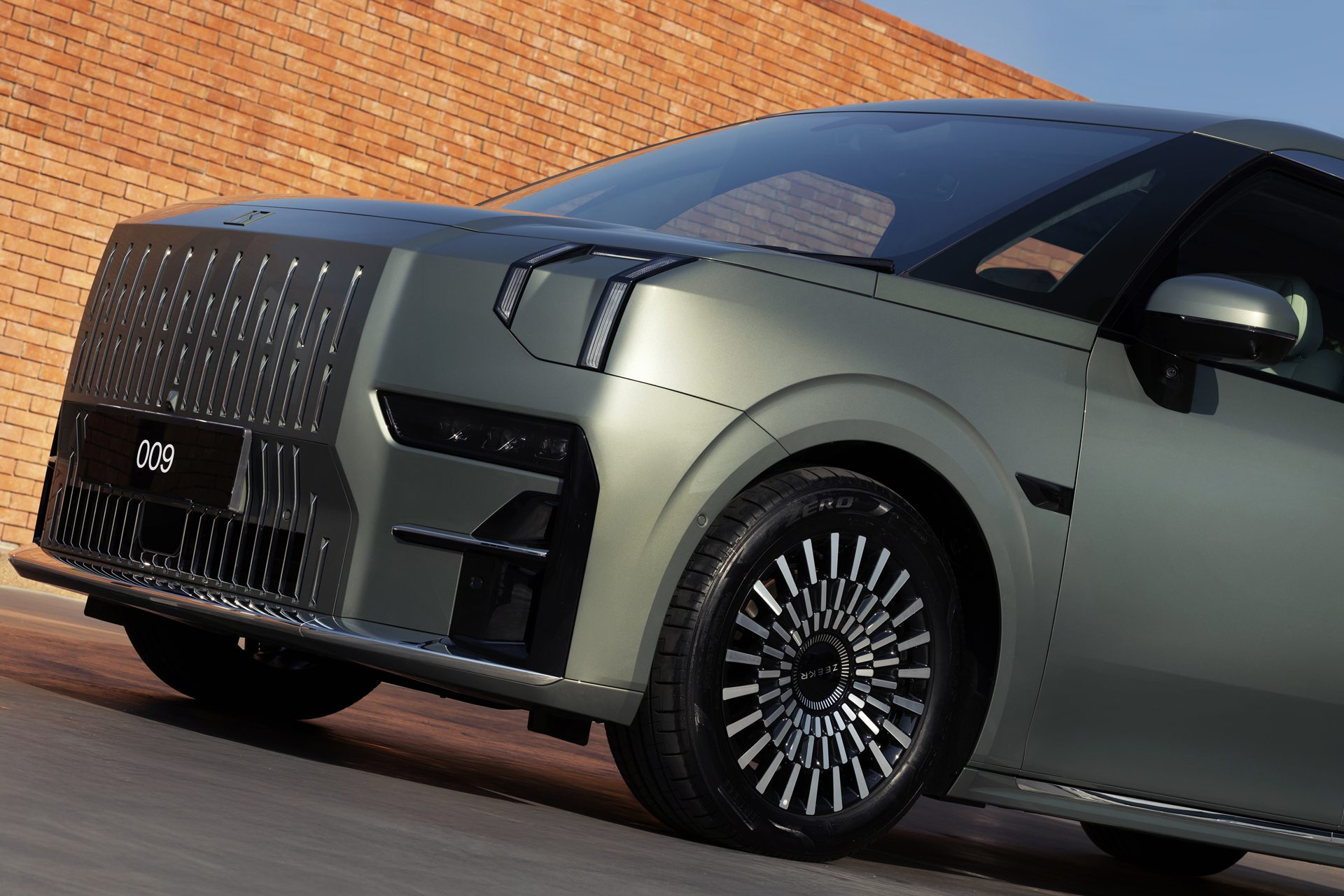 รูปภาพ ซีเคอร์ Zeekr 009 Standard 2WD ปี 2025