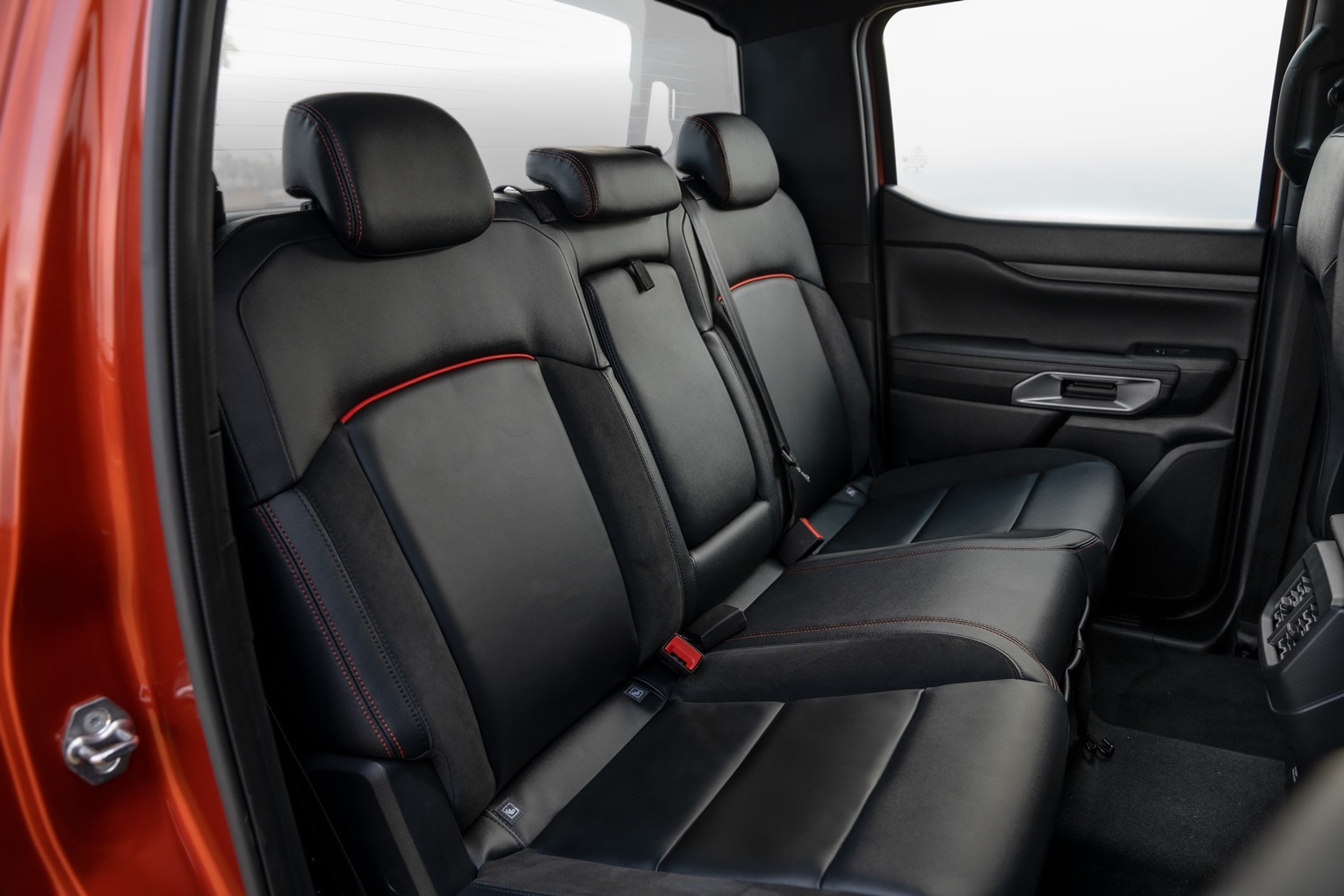 Ford Ranger Double Cab Ranger Stormtrak 2.0L Bi-Turbo HR 4x4 10AT ฟอร์ด เรนเจอร์ ปี 2023 : ภาพที่ 11