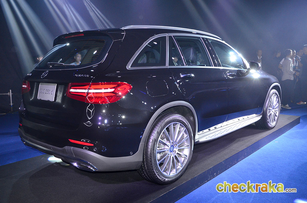 Mercedes-benz GLC-Class GLC 250 D 4Matic AMG Dynamic เมอร์เซเดส-เบนซ์ จีแอลซี ปี 2015 : ภาพที่ 13