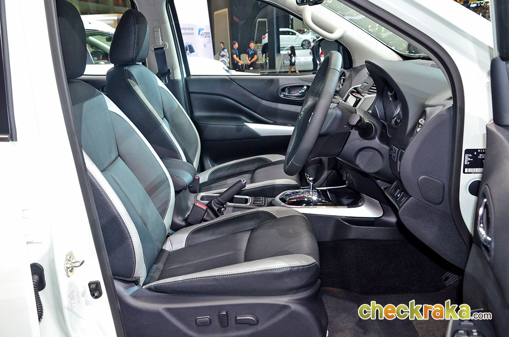 Nissan Navara NP300 Double Cab Calibre EL Sportech 6MT นิสสัน นาวาร่า ปี 2015 : ภาพที่ 12