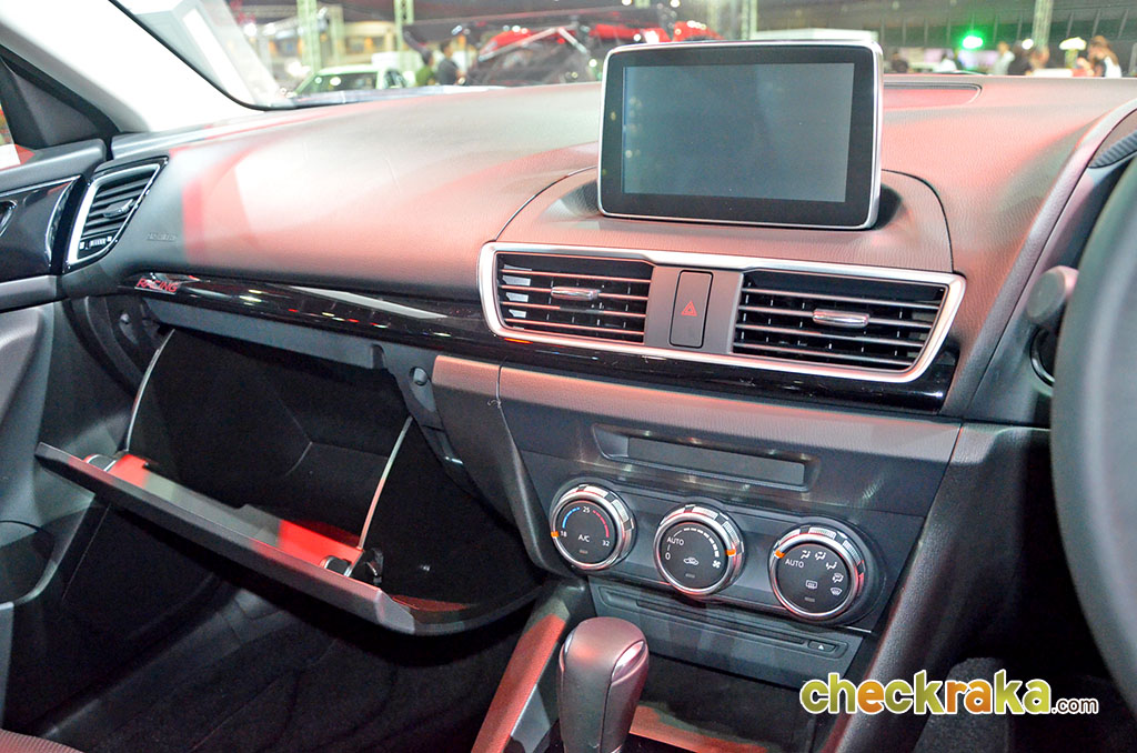 รูปภาพ มาสด้า Mazda 3 2.0 Sedan Racing Series ปี 2015