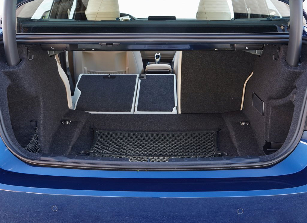 BMW Series 3 320i Sport บีเอ็มดับเบิลยู ซีรีส์3 ปี 2015 : ภาพที่ 9