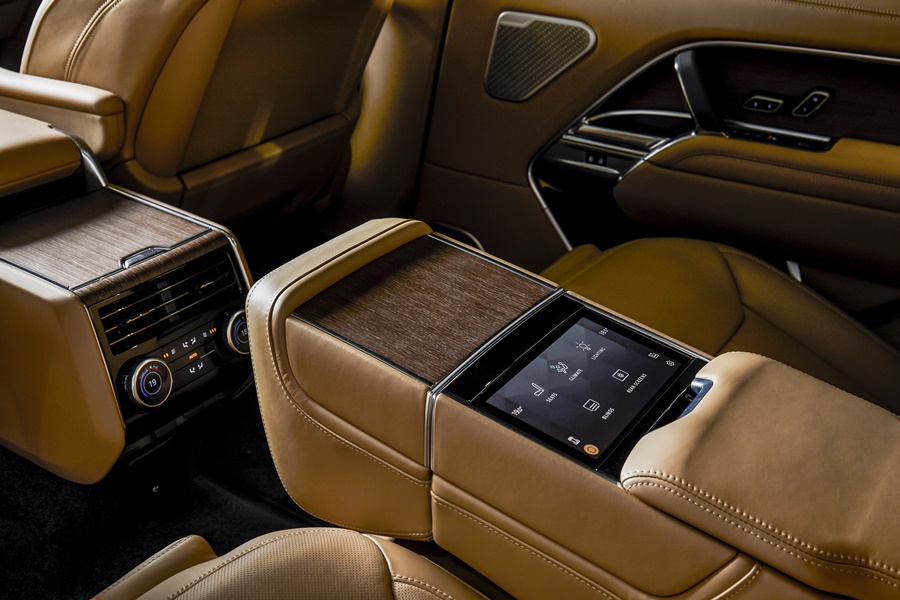 Land Rover Range Rover 3.0 Petrol Plug-In Hybrid SWB AWD SV Plus แลนด์โรเวอร์ เรนจ์โรเวอร์ ปี 2022 : ภาพที่ 16