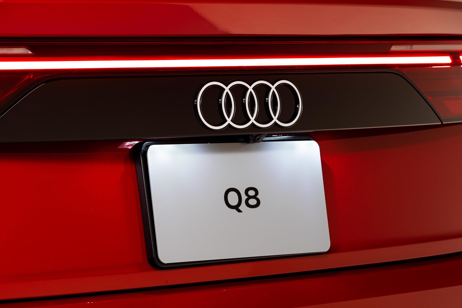 รูปภาพ อาวดี้ Audi Q8 TFSI e quattro S line edition one ปี 2024