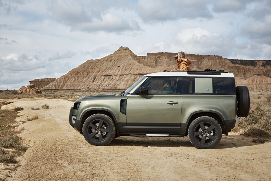 รูปภาพ แลนด์โรเวอร์ Land Rover Defender 90 Petrol 2.0 SE Ingenium ปี 2020