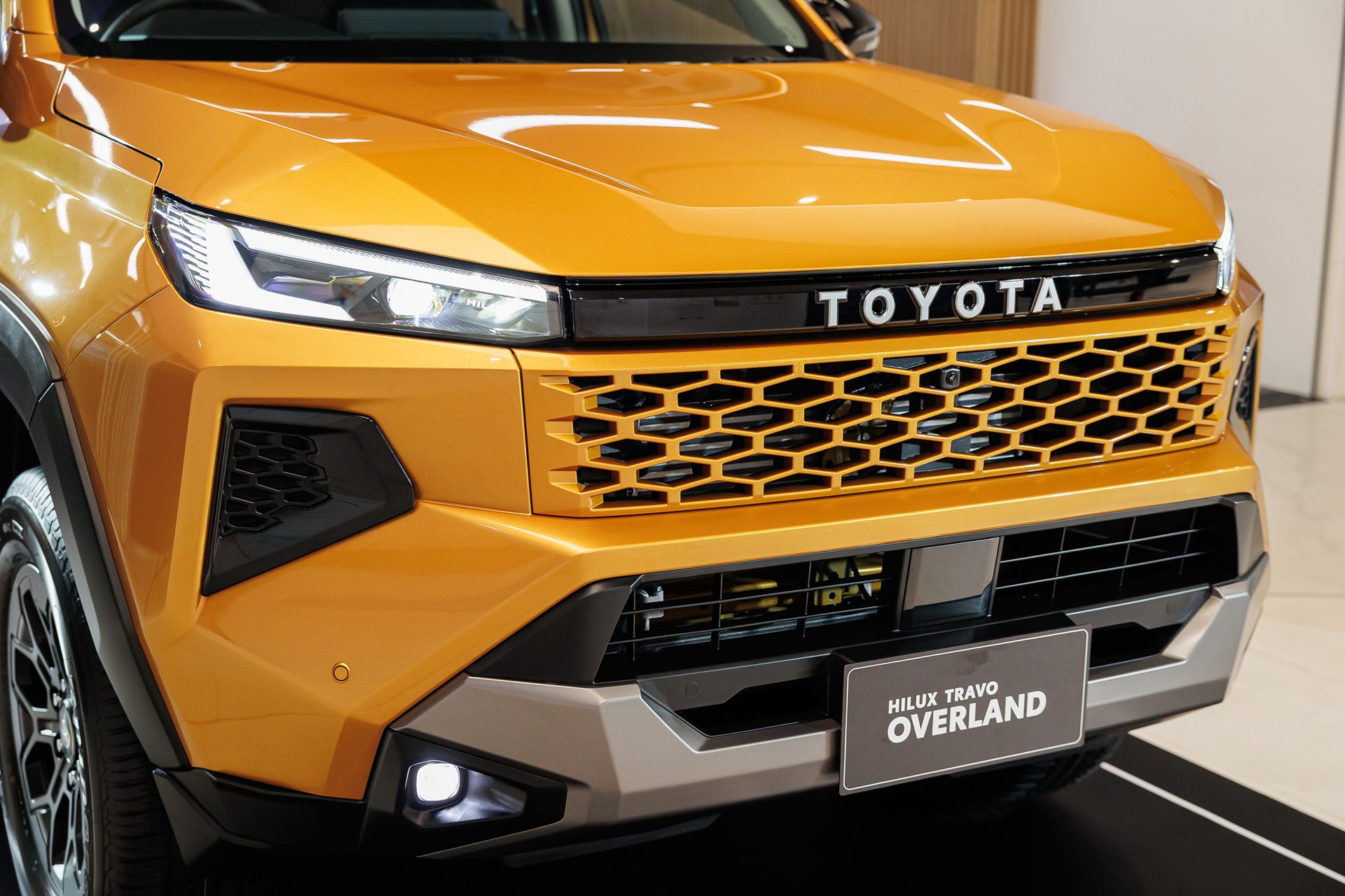 รูปภาพ โตโยต้า Toyota Hilux Travo Double Cab 4TREX 2.8 Overland Plus AT ปี 2025