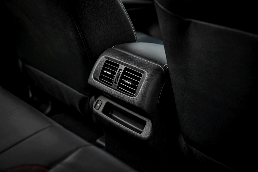 รูปภาพ นิสสัน Nissan Navara Double Cab Calibre E 6MT ปี 2022