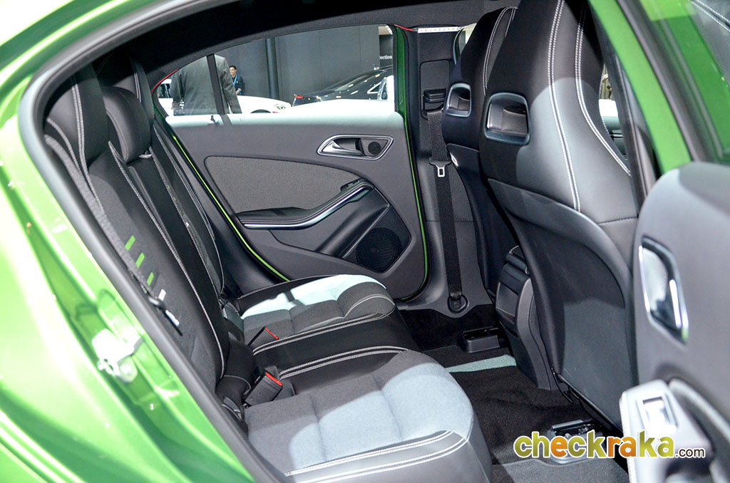 รูปภาพ เมอร์เซเดส-เบนซ์ Mercedes-benz A-Class A 180 Urban ปี 2015