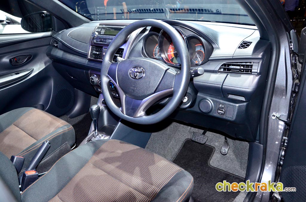 รูปภาพ โตโยต้า Toyota Yaris 1.2 E ปี 2013