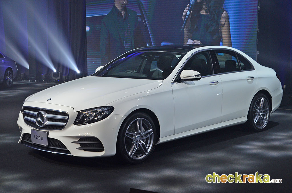 Mercedes-benz E-Class E 220 D AMG Dynamic เมอร์เซเดส-เบนซ์ อี-คลาส ปี 2017 : ภาพที่ 12