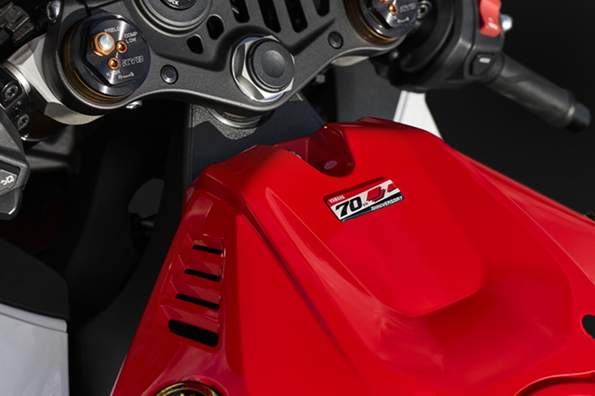 รูปภาพ ยามาฮ่า Yamaha-R9 70th Anniversary-ปี 2026