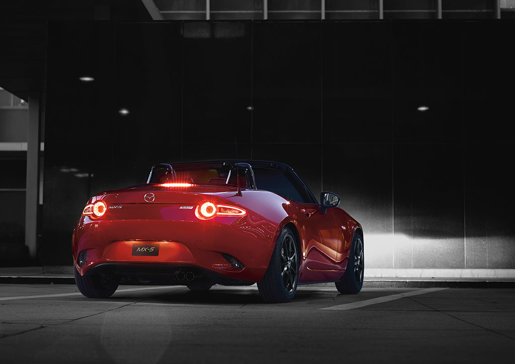 Mazda MX-5 2.0 Skyactiv-G MT มาสด้า เอ็มเอ็กซ์-5 ปี 2018 : ภาพที่ 2