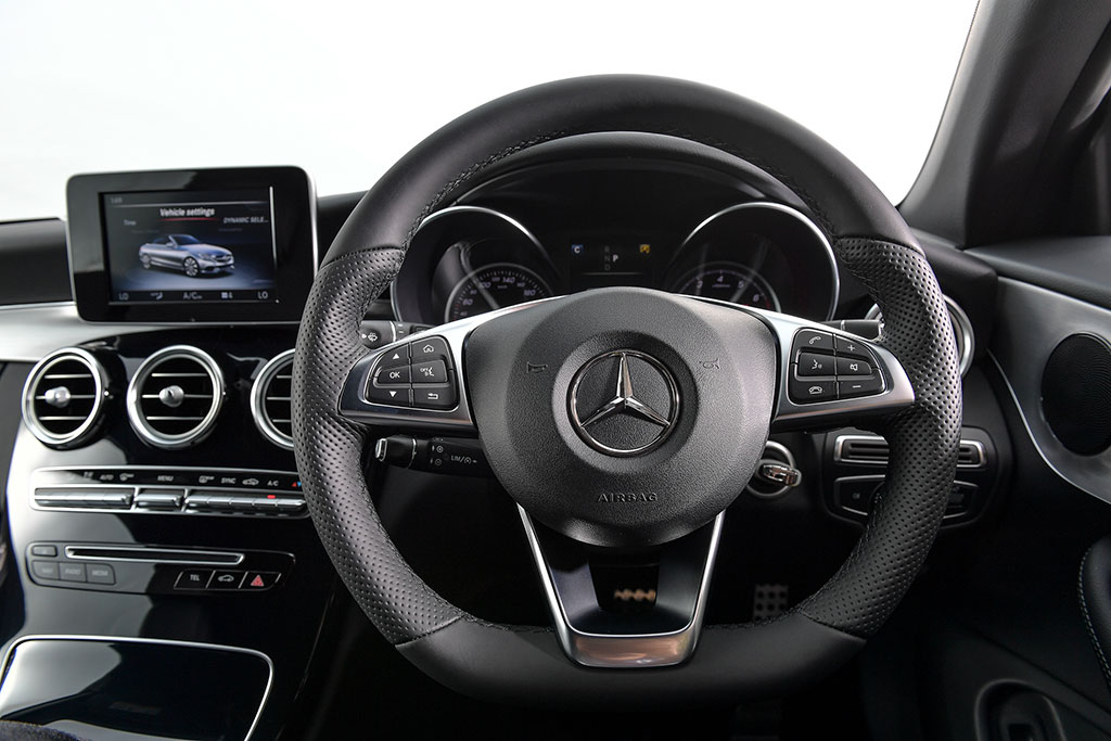 Mercedes-benz C-Class C 300 Cabriolet AMG Dynamic เมอร์เซเดส-เบนซ์ ซี-คลาส ปี 2016 : ภาพที่ 10