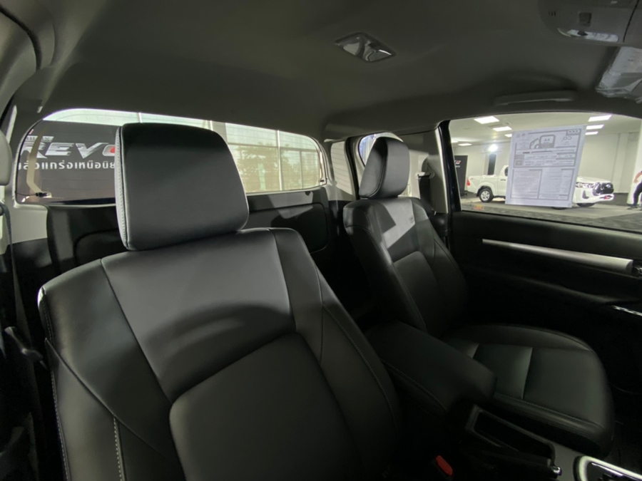 Toyota Revo Smart Cab Prerunner 2.4 Mid AT 60th Anniversary โตโยต้า รีโว่ ปี 2022 : ภาพที่ 12