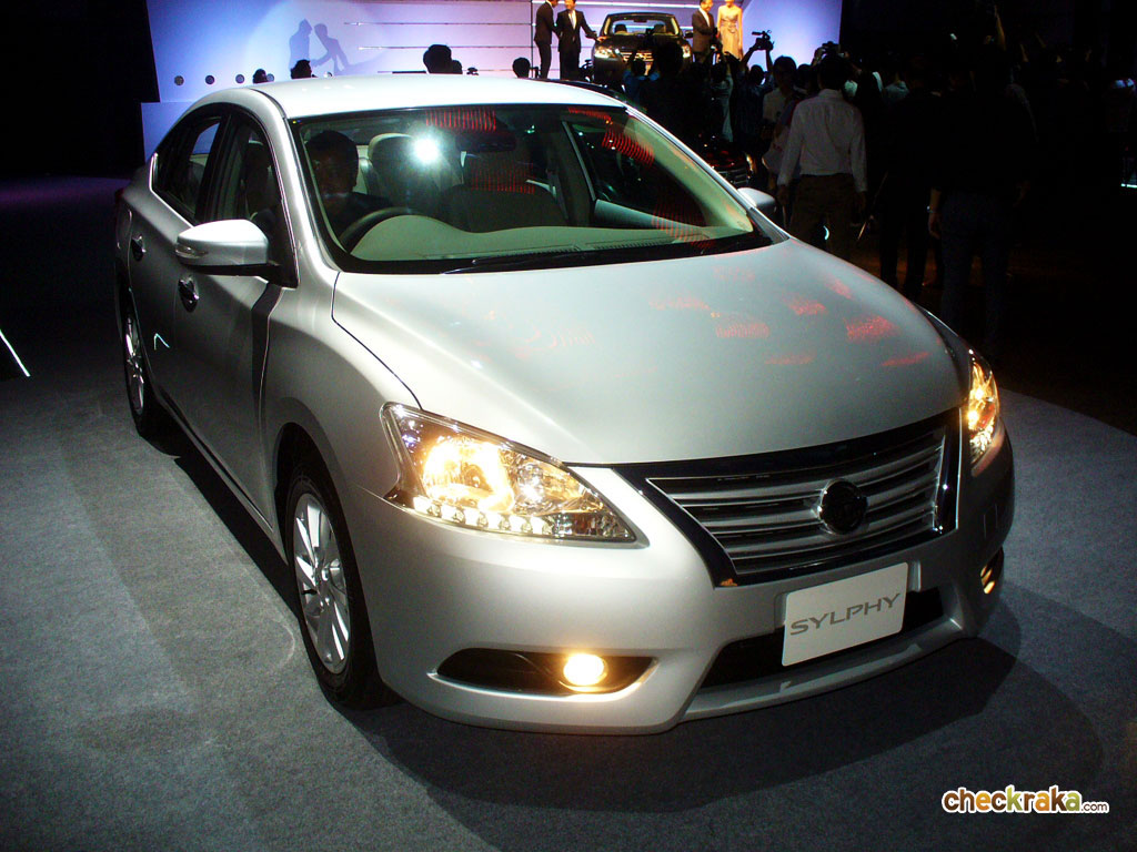 Nissan Sylphy 1.6 V CVT นิสสัน ซีลฟี่ ปี 2012 : ภาพที่ 19
