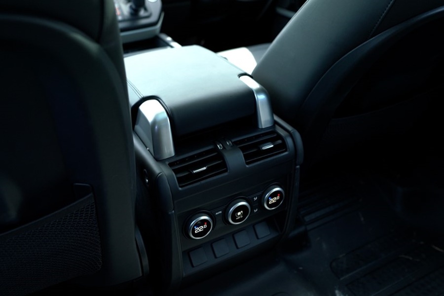 รูปภาพ แลนด์โรเวอร์ Land Rover Defender 130 HSE 3.0 Diesel ปี 2022