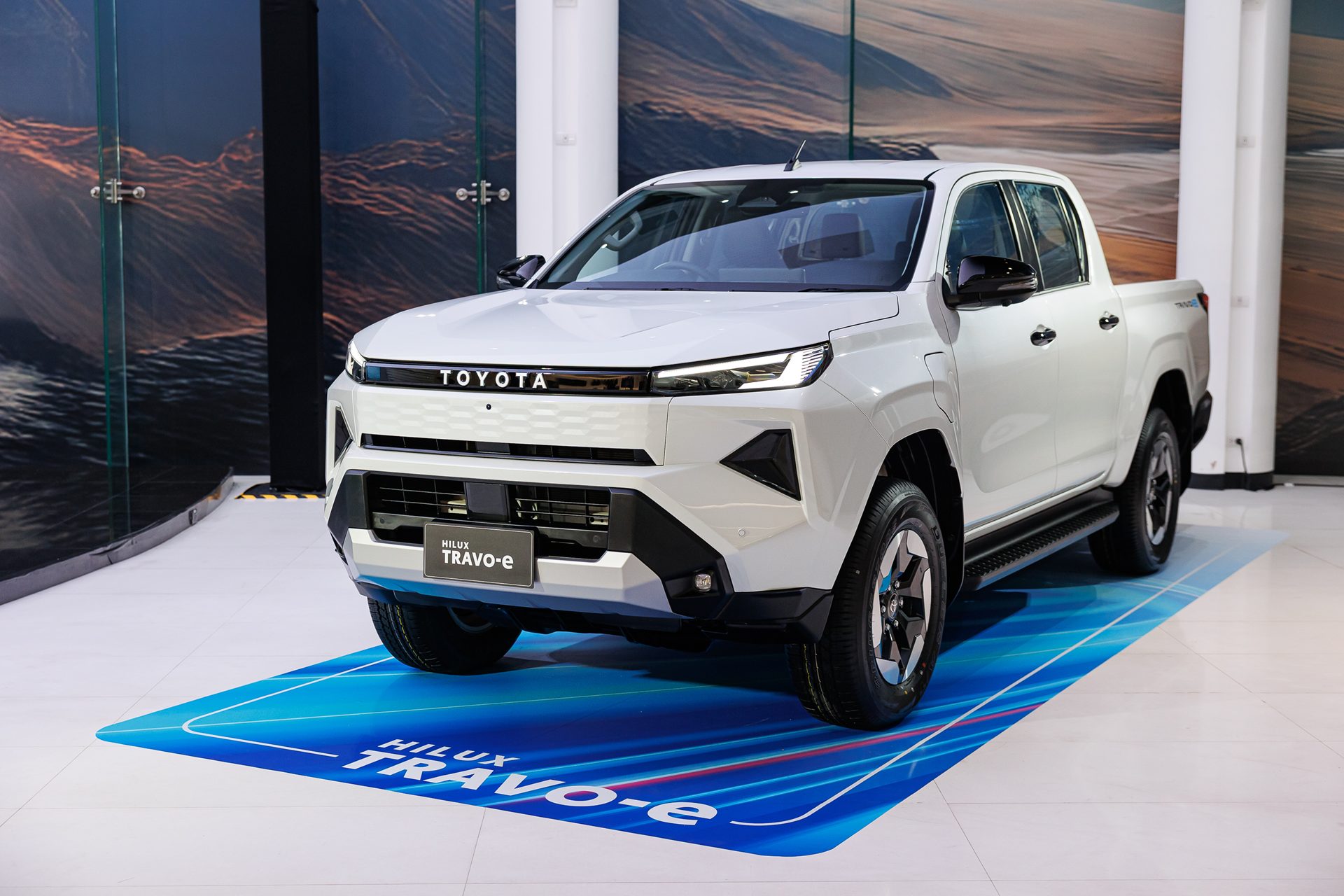 รูปภาพ โตโยต้า Toyota Hilux Travo -e Double Cab 4TREX ปี 2025