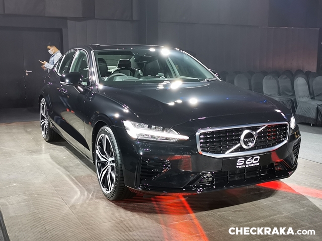 Volvo S60 T8 Twin Engine AWD R-DESIGN วอลโว่ เอส60 ปี 2020 : ภาพที่ 5