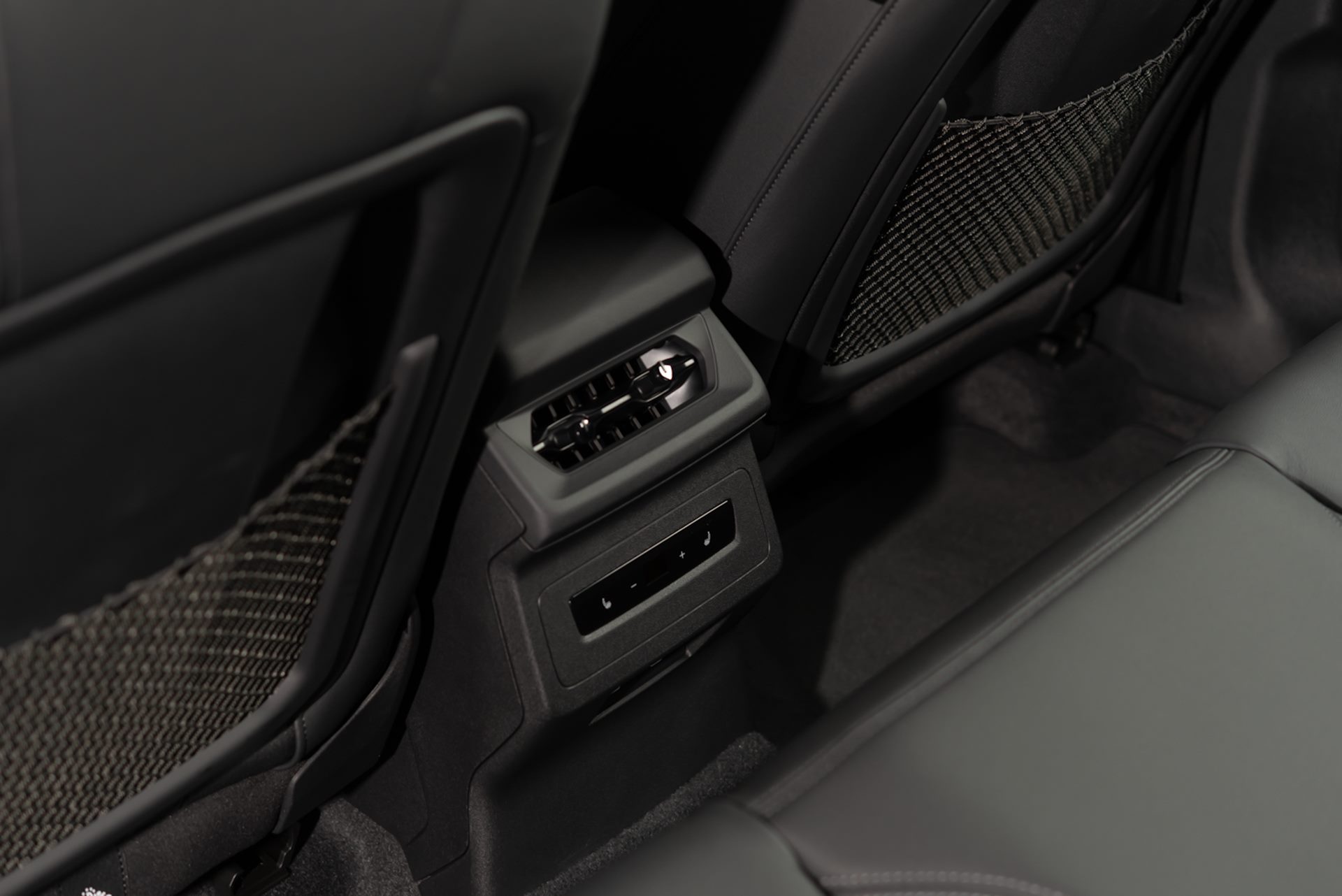 รูปภาพ อาวดี้ Audi Q6 e-tron Performance ปี 2024