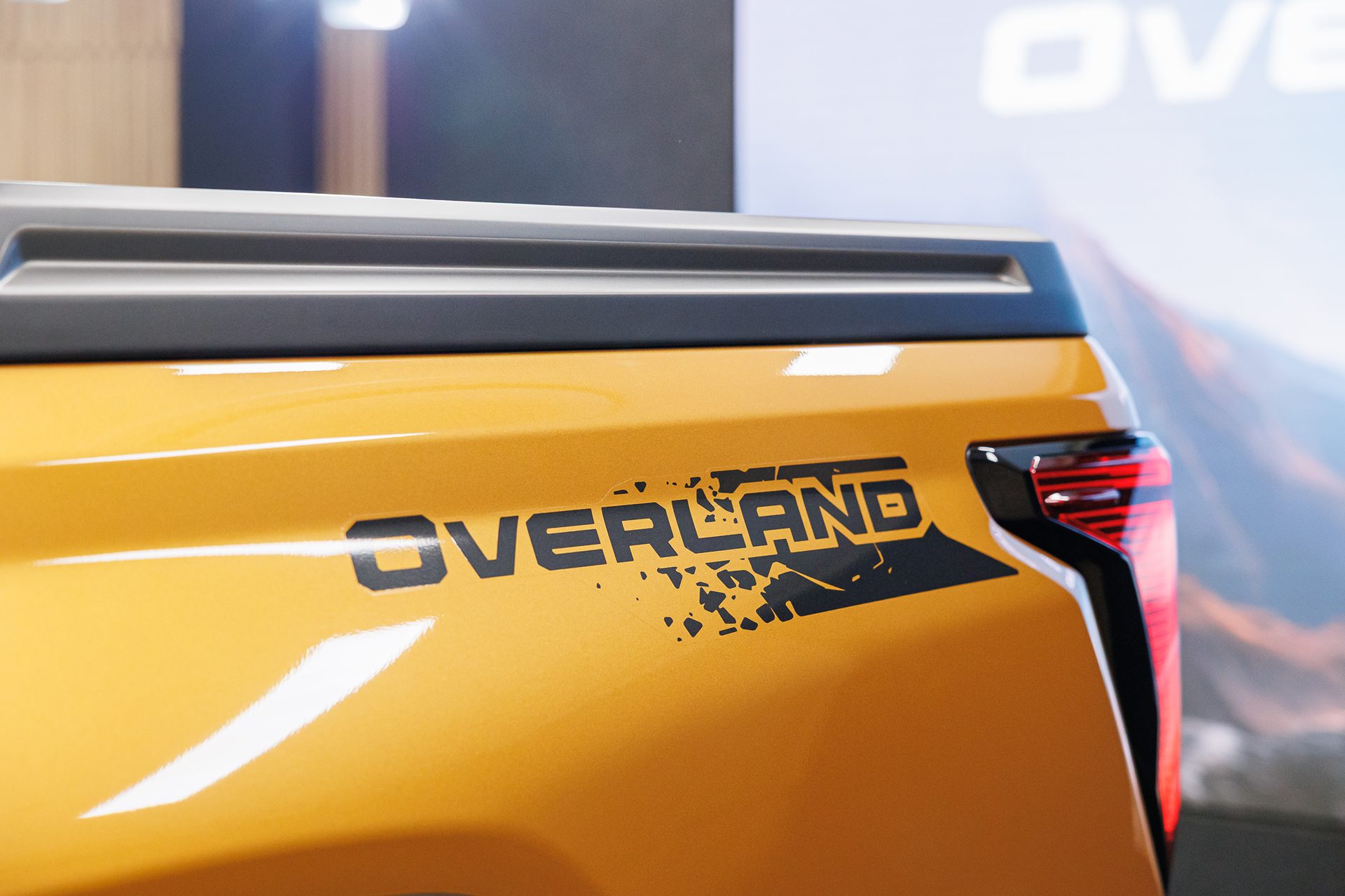 รูปภาพ โตโยต้า Toyota Hilux Travo Double Cab 4TREX 2.8 Overland AT ปี 2025