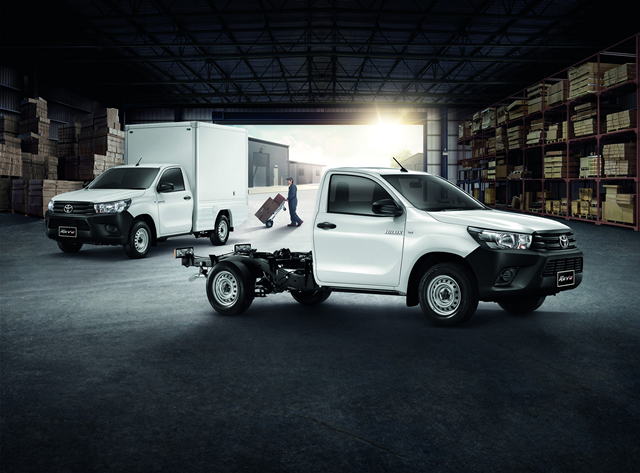 รูปภาพ โตโยต้า Toyota Revo Standard Cab 2.4J chassis AT ปี 2018