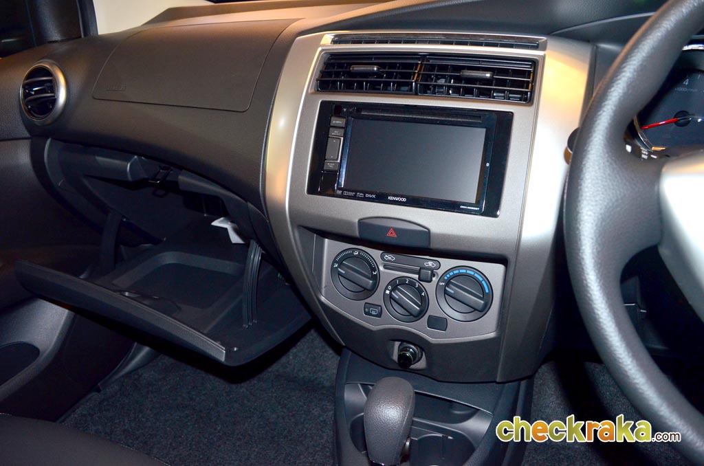 Nissan Livina 1.6 E CVT นิสสัน ลิวิน่า ปี 2014 : ภาพที่ 16