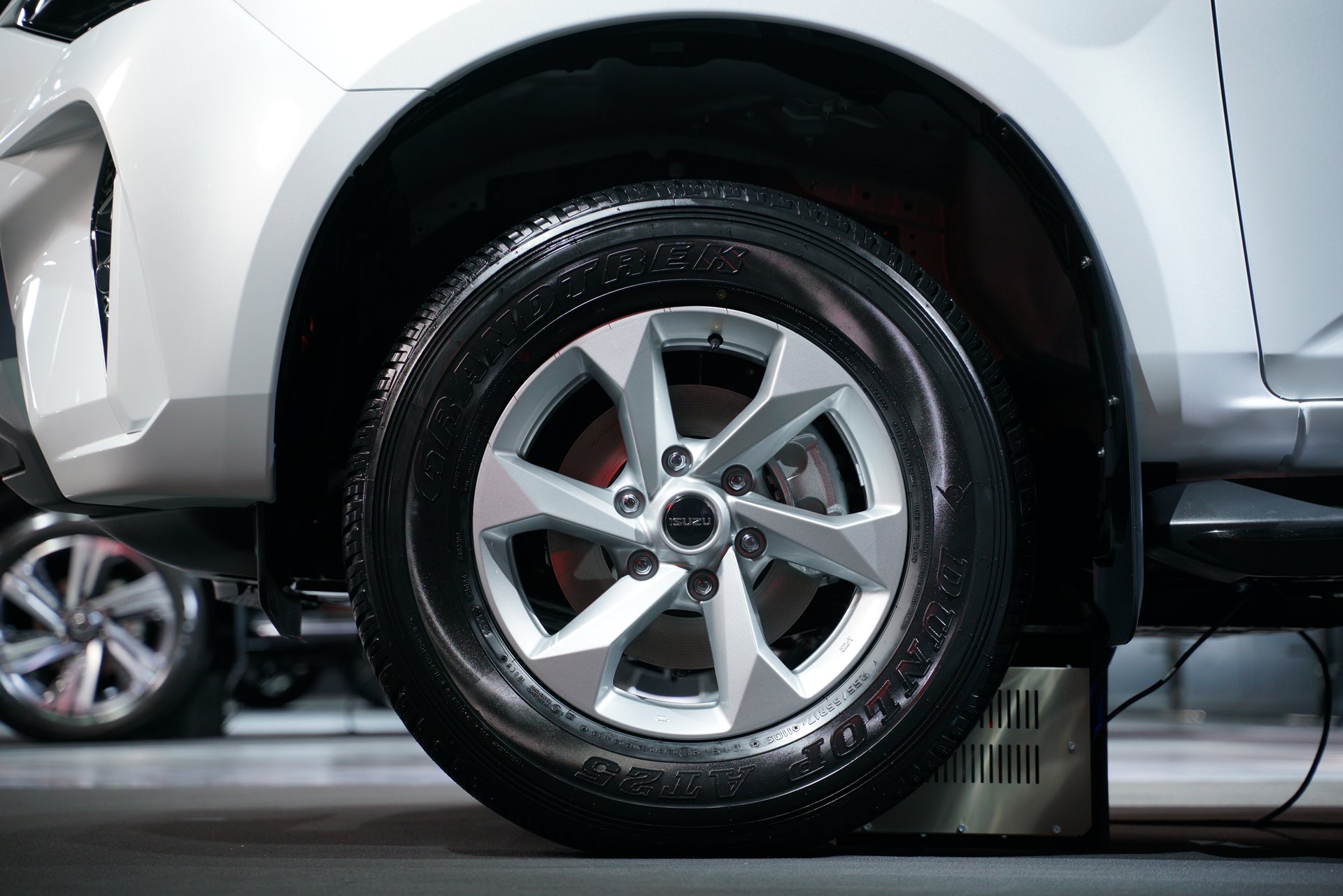 รูปภาพ อีซูซุ Isuzu MU-X 4x2 1.9 Elegant A/T ปี 2024