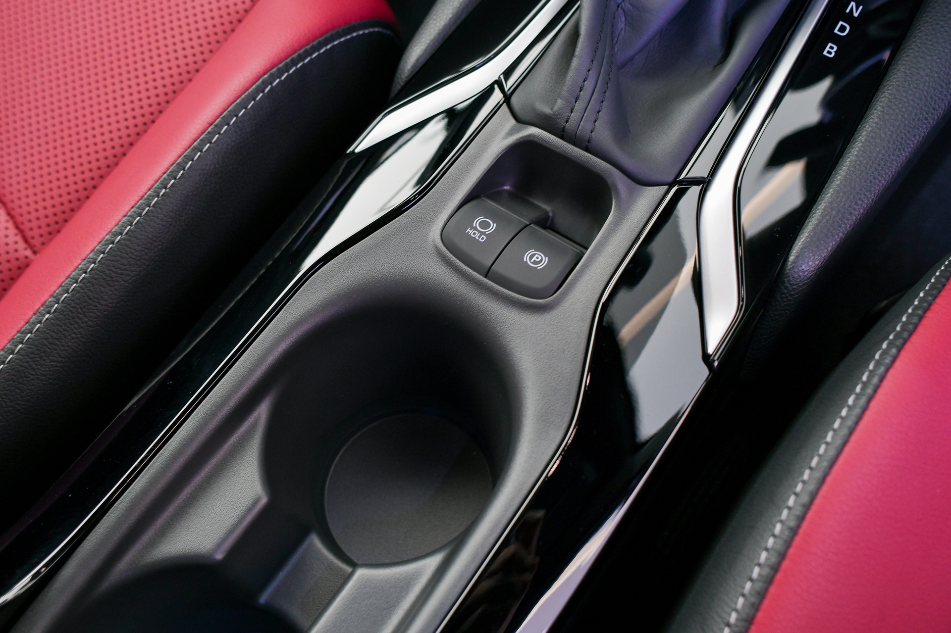 รูปภาพ โตโยต้า Toyota Corolla Cross HEV Premium ปี 2026