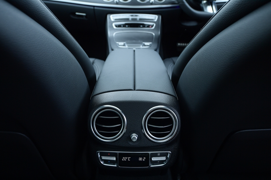 รูปภาพ เมอร์เซเดส-เบนซ์ Mercedes-benz E-Class E 300 e Avantgrade ปี 2021