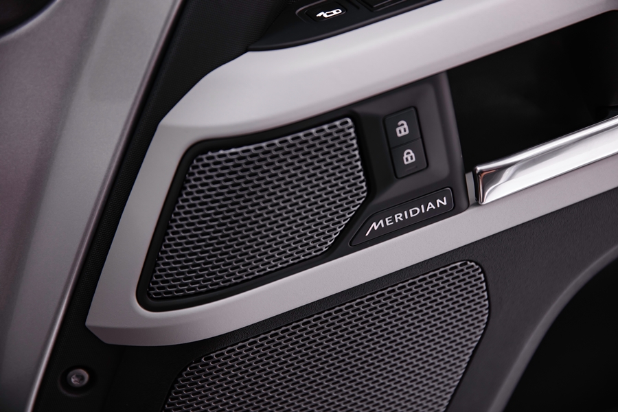 รูปภาพ แลนด์โรเวอร์ Land Rover Defender 110 Petrol 2.0 SE Ingenium ปี 2020