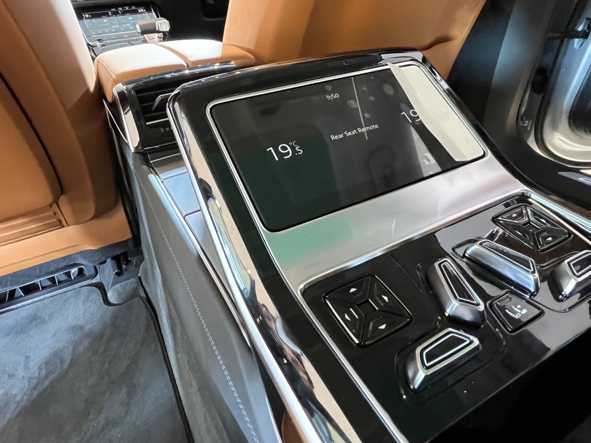 รูปภาพ อาวดี้ Audi A8 L 60 TFSI e quattro Prestige S line ปี 2023