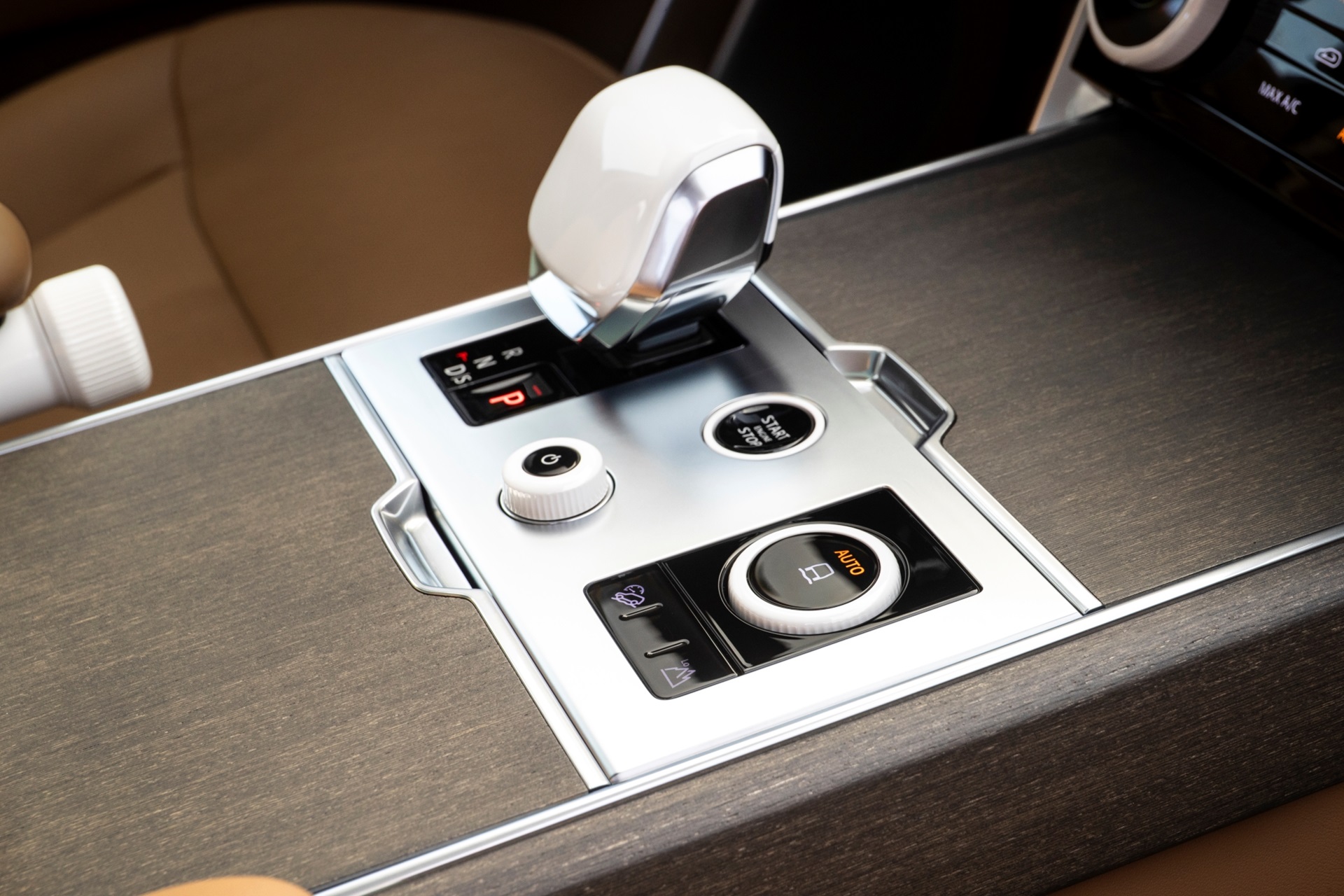 รูปภาพ แลนด์โรเวอร์ Land Rover Range Rover SV ปี 2023